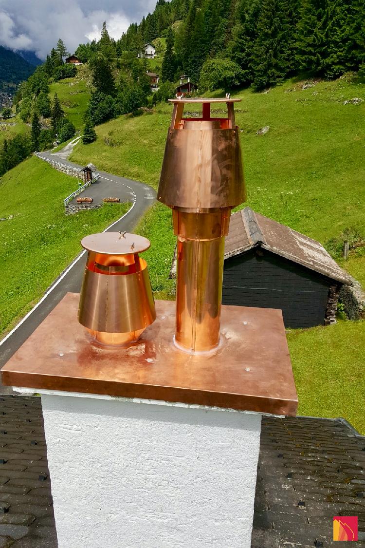 Casing of a double bushel with copper cover and cape