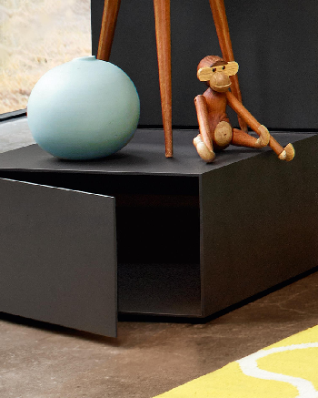 Puerta con sistema de apertura de empujar y tirar