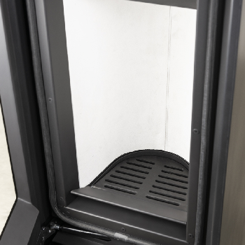 Large vertical combustion chamber. Typical Tonwerk.