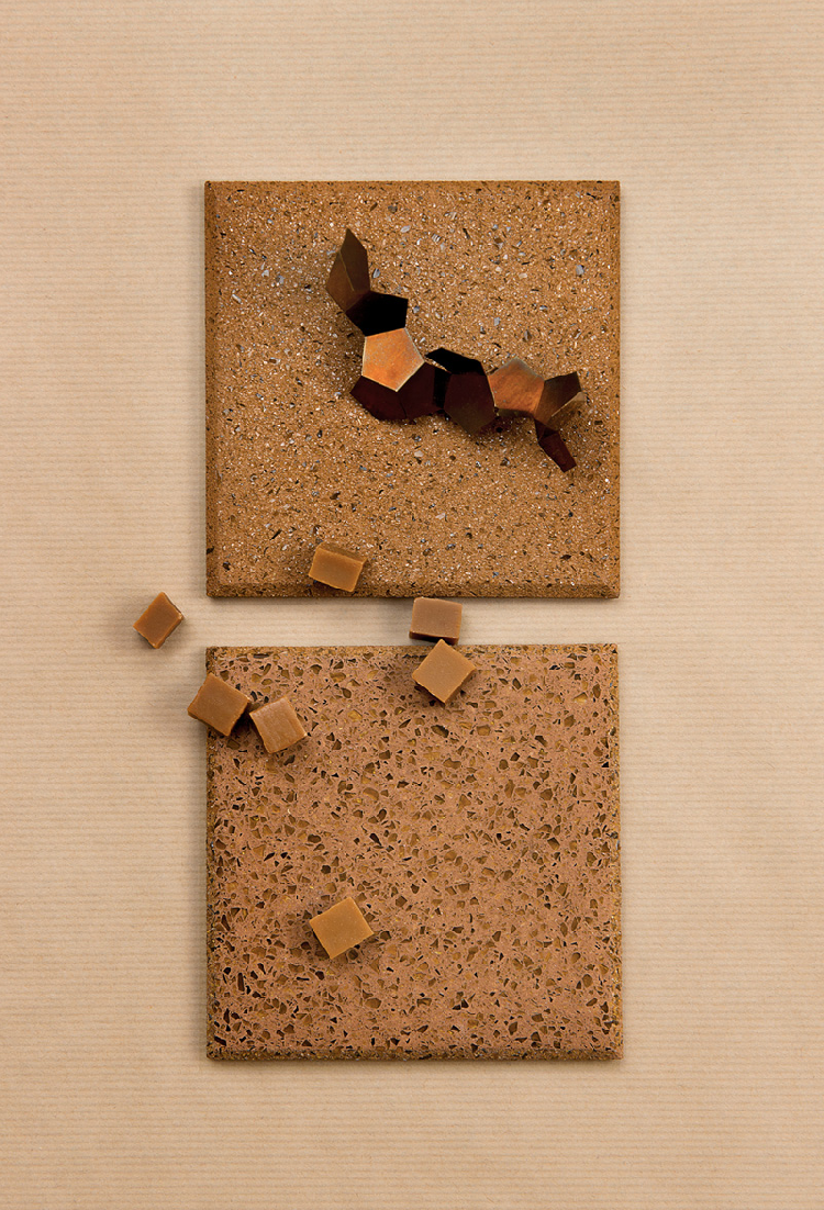 Polished / raw caramel (on request)