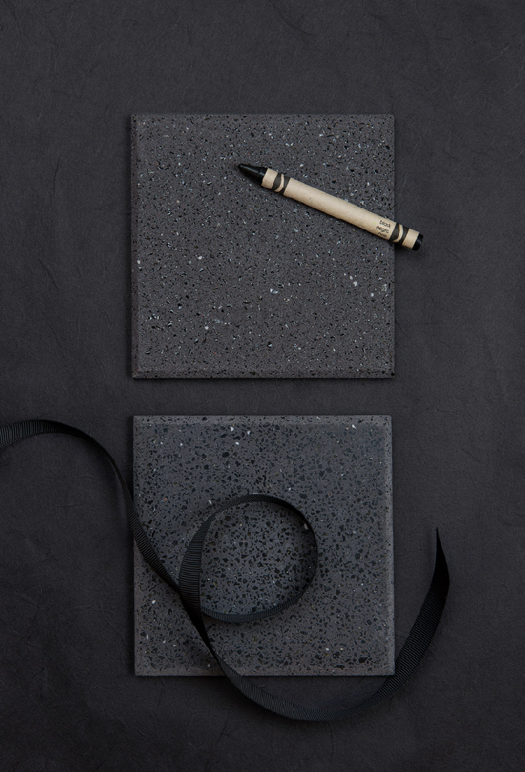 Polished black / raw