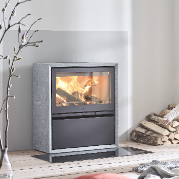 Contura 320T with cast-iron door