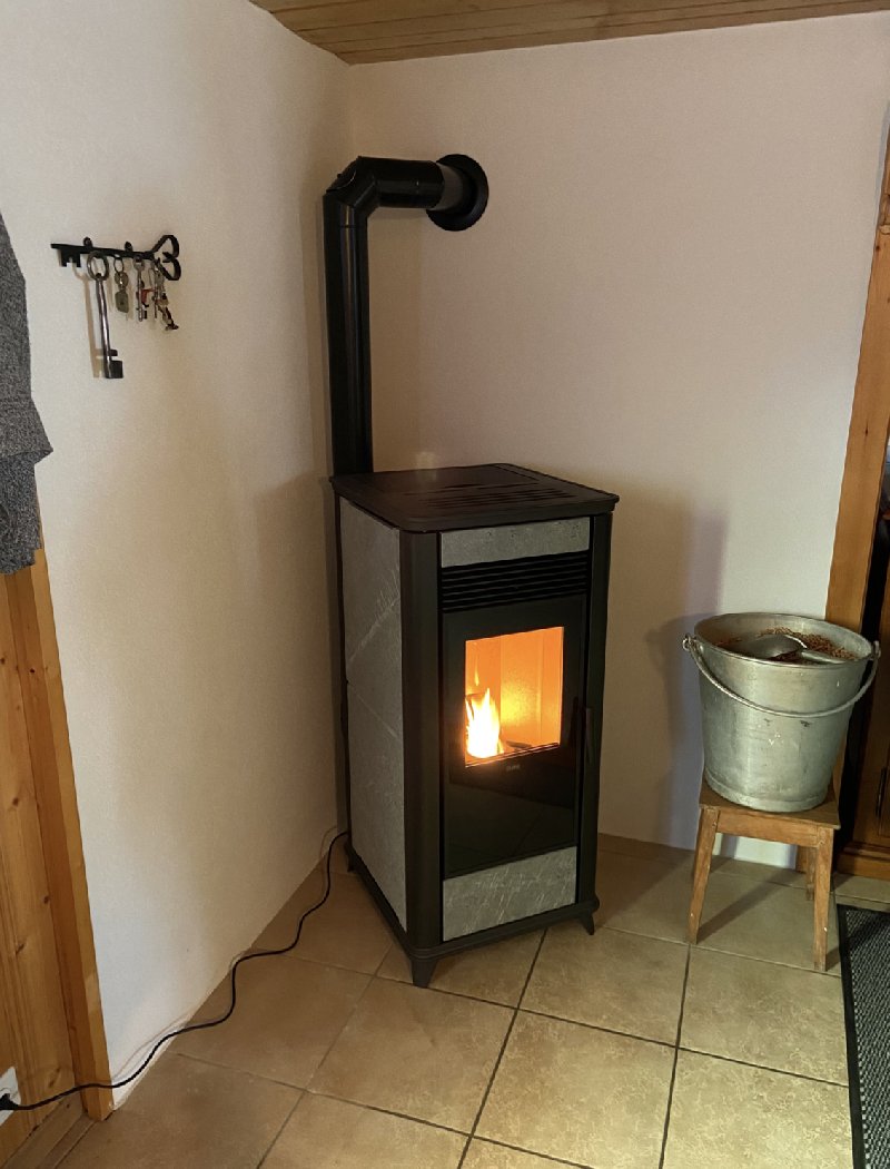 Amélioration de la cheminée par un poêle à pellet - Carron-Lugon