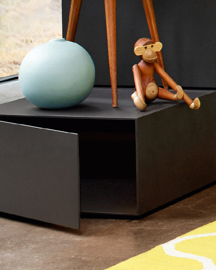 Door with push and pull opening system